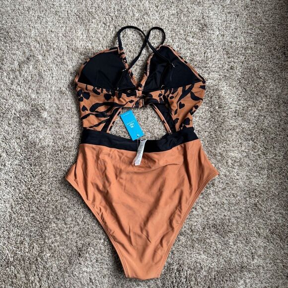 Cupshe Leopard Print one piece cutout Brown & Black Cheeky Swimsuit size Large - Picture 2 of 6